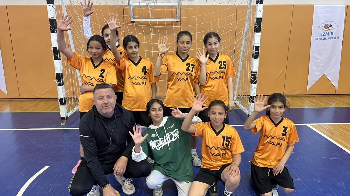 Küçük Kızlar Futsal Turnuvasında Kupa Cumhuriyetin